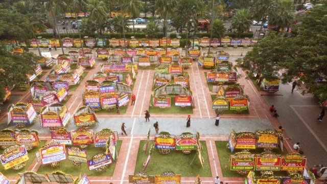 Karangan Bunga di Balai Kota. (Foto: Johanes Hutabarat/kumparan)