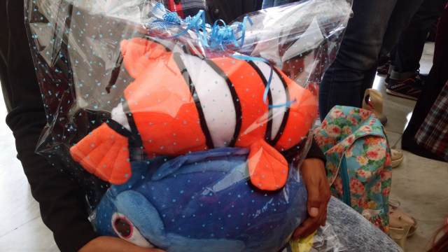 Boneka Nemo untuk Ahok-Djarot (Foto: Nadia Jovita Injilia Riso/kumparan)