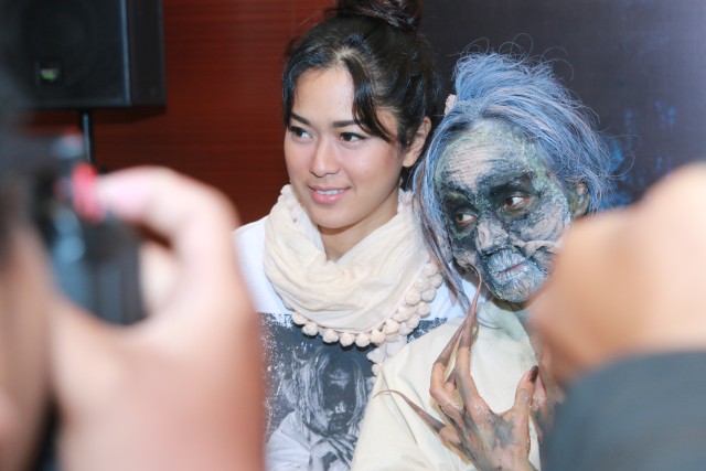 Prisia Nasution dan hantu nenek-nenek (Foto: Light Publicist)