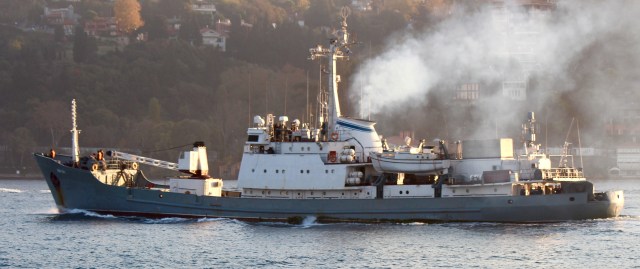 Kapal pengintai angkatan laut Rusia  (Foto: REUTERS/Yoruk Isik)