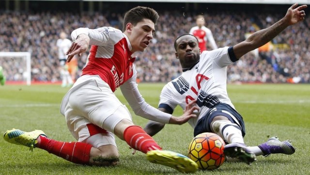 Salah satu duel Spurs dan Arsenal. (Foto: Reuters)