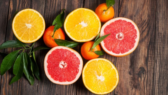Hindari konsumsi buah asam saat perut kosong. (Foto: Thinkstock)