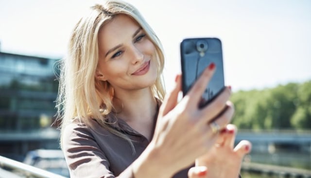 Kamu bebas mengunggah apapun di sosial media. (Foto: Thinkstock)