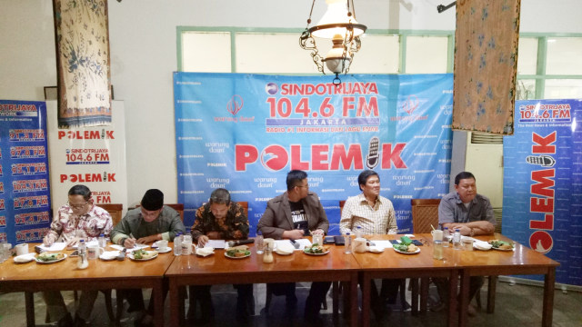 Diskusi SindoTrijaya FM di Warung Daun (Foto: Johanes Hutabarat/kumparan)