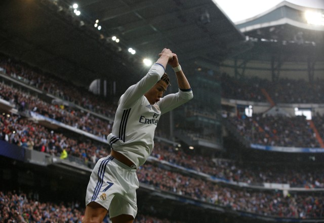 Cristiano Ronaldo tak lagi muda. (Foto: Reuters/Susana Vera)