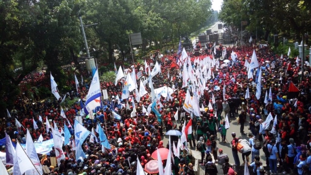 Pendemo aksi buruh. (Foto: Aria Pradana/kumparan)