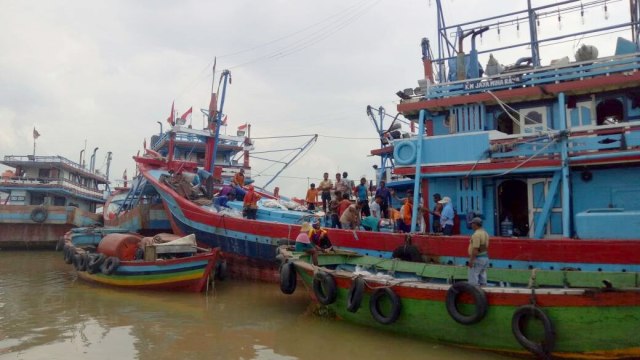 Kapal nelayan yang masih pakai cantrang. (Foto: Nicha Muslimawati/kumparan)