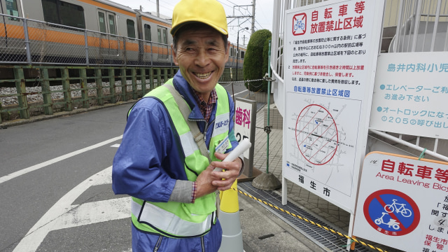 Yoshio Takagi, cemas akan serangan misil Korut. (Foto: AP Photo/Mari Yamaguchi)