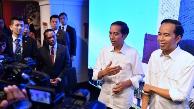 Jokowi dan Iriana di Madame Tussauds Hong Kong (Foto: Dok. Biro Pers, Media, dan Informasi Sekretariat Presiden)