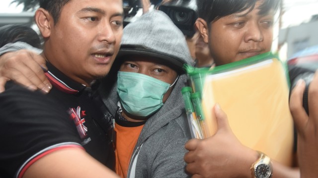 Iwa K jalani proses assessment di BNN. (Foto: Antara/Indrianto Eko Suwarso)