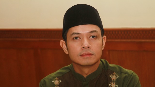 Dude Harlino di acara "Bersih-bersih 1001 Masjid" (Foto: Munady)