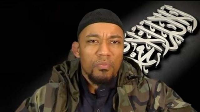 Rapper Deso Dogg setelah gabung ISIS. (Foto: Dok. Video ISIS)