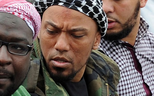 Rapper Deso Dogg setelah gabung ISIS. (Foto: Dok. Video ISIS)