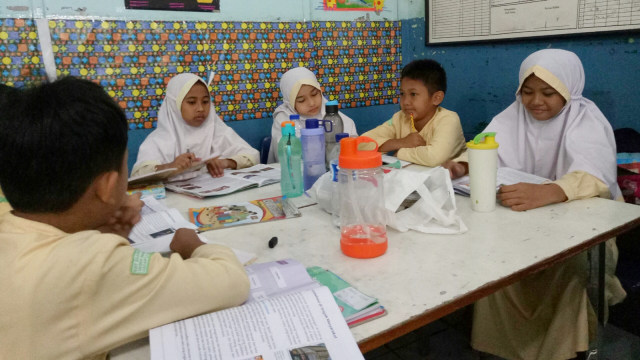 Kegiatan belajar mengajar SDIT Daarul Hasanah (Foto: Jihad Akbar/kumparan)