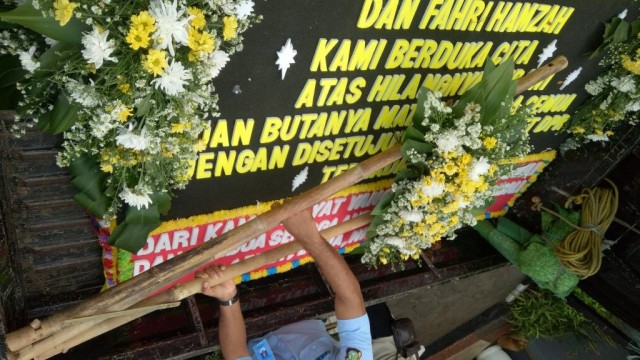 Karangan bunga di DPR (Foto: Fahrian Saleh/kumparan)