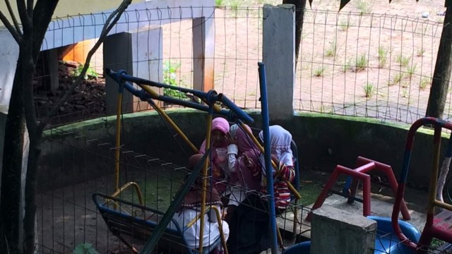 Siswa sekolah alam di Bantar Gebang. (Foto: Iqra Ardini/kumparan)