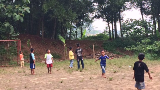 Sekolah alam di Bantar Gebang. (Foto: Iqra Ardini/kumparan)