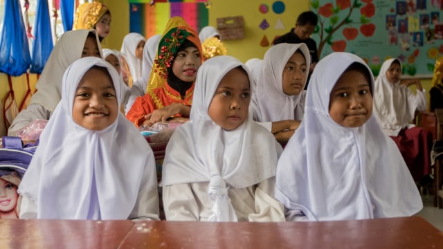 BRI Mengajar di SDN 12 dan SDN 7 (Foto: Ridho Robby/kumparan)