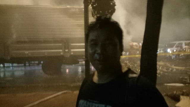 Sopir truk yang terbakar di TB Simatupang (Foto: Ulfa Rahayu/kumparan)