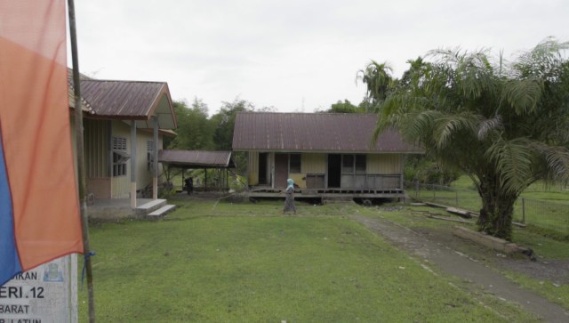 Kondisi rumah guru di SDN 7 Teupah Barat (Foto: Ridho Robby/kumparan)