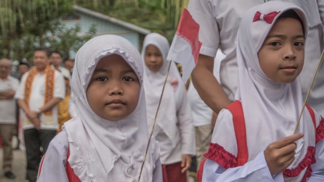 Siswi di SDN 12 Teupah Barat (Foto: Ridho Robby/kumparan)