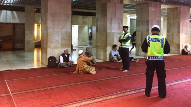 Suasana di dalam Masjid Istiqlal. (Foto: Kelik Wahyu Nugroho/kumparan)