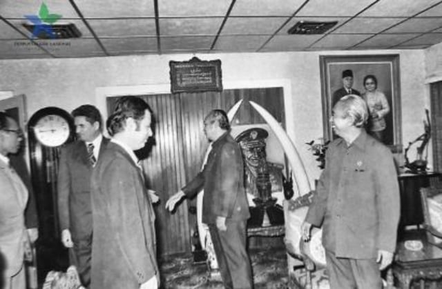 Untung - Buntung Gaji PNS Orde Baru (1)