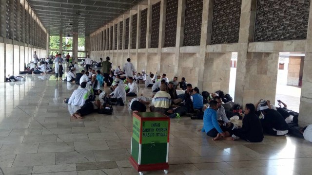 Massa di Masjid Istiqlal (Foto: Johanes H/kumparan)