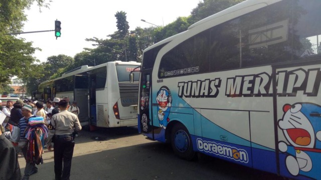 Rombongan Massa Aksi 55 di Masjid Istiqlal (Foto: Aria Pradana)