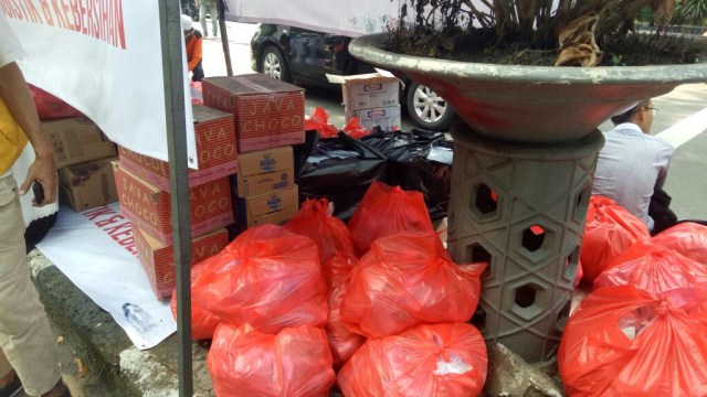 Logistik di Posko AQL Peduli (Foto: Aria Pradana/kumparan)