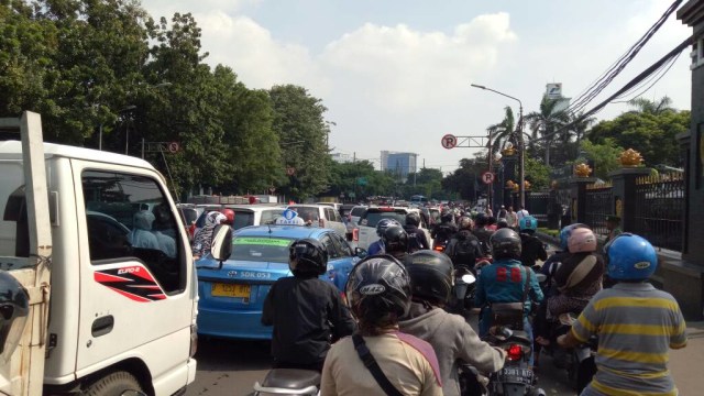 Lalu lintas padat akibat Aksi 55 (Foto: Anggi Dwiky Darmawan/kumparan)