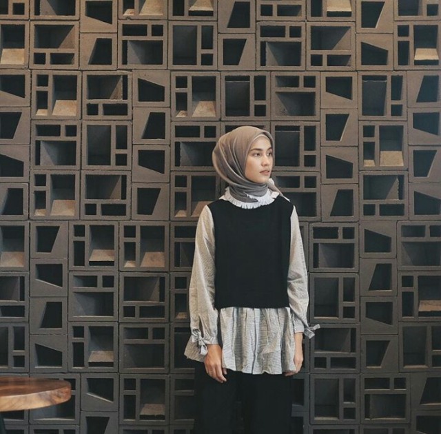 9 Ide Padu Padan Busana Inner Untuk Hijabers (12)