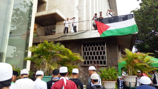 Bendera Palestina di Istiqlal. (Foto: Wandha Hidayat)