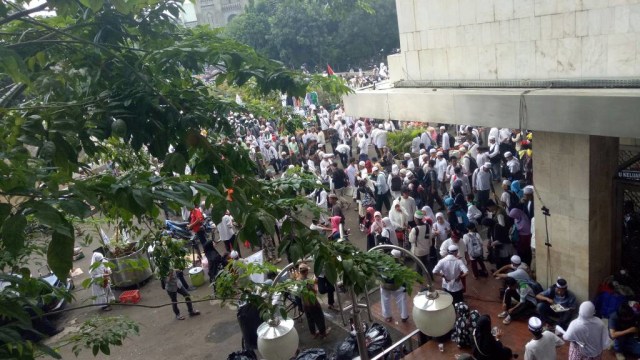 Massa Aksi 55 mulai meninggalkan Masjid Istiqlal (Foto: Aria Pradana/kumparan)