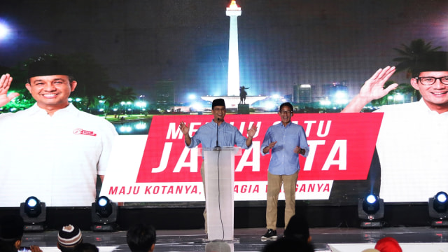 Pesan Persatuan Jakarta Anies-Sandi. (Foto: Antara/Rivan Awal Lingga)