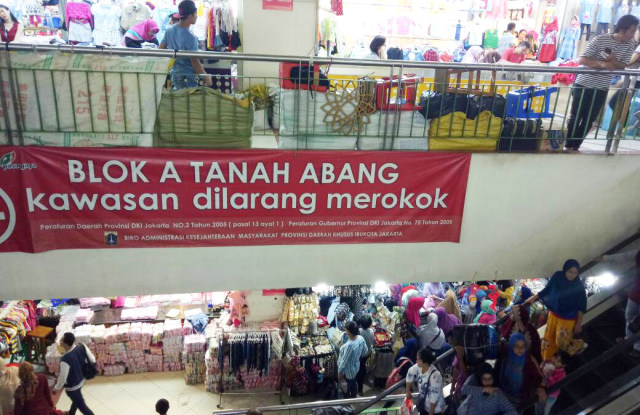 Suasana Pasar Tanah Abang jelang Ramadhan. (Foto: Nicha Muslimawati/kumparan)