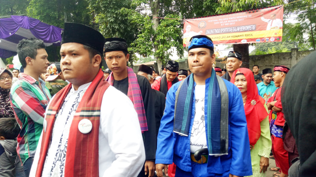 Adu Pantun Dan Sikeh Khas Betawi Di Festival Palang Pintu