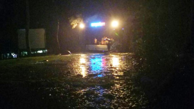 Konser Melodi Alam dihentikan karena hujan. (Foto: Prabarani Kartika/kumparan)