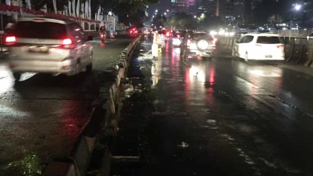 Kondisi jalan setelah busa limbah dibersihkan. (Foto: Dok. PT MRT Jakarta)