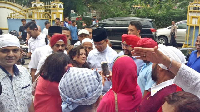 Anies diterima di Kuil Sikh Gurduwara (Foto: Johanes H/kumparan)