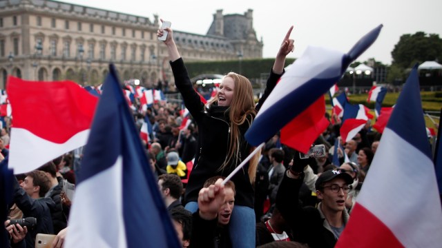 Perayaan kemenangan Emmanuel Macron. (Foto: Reuters/Benoit Tessier)