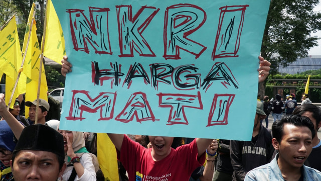 Demo pembubaran HTI (Foto:  ANTARA FOTO/Agus Bebeng)