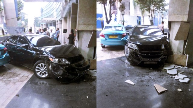 Kecelakaan Mobil Lexus di Kuningan Jakarta Selatan (Foto: Twitter @TMCPoldaMetro)