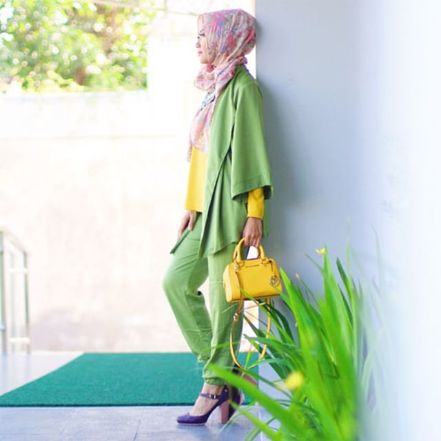 Maksimalkan Percaya Dirimu Dengan Outfit Warna Kuning (9)