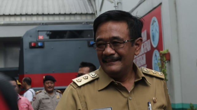 Djarot mengunjungi Ahok di LP Cipinang (Foto: Fanny Kusumawardhani/kumparan)