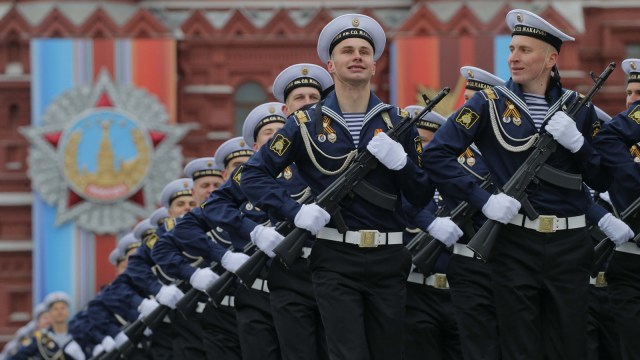 Peringatan 72 Tahun Kemenangan Rusia di PD II (Foto: REUTERS/Sergei Karpukhin)
