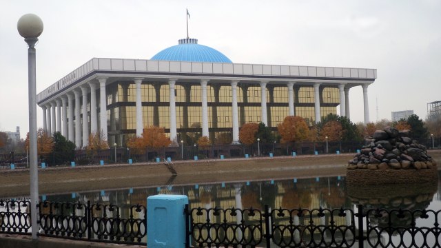 Gedung Parlemen di Uzbekistan (Foto: Wikimedia Commons)