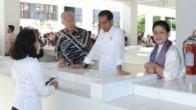 Jokowi di Pasar Mama Mama, Jayapura, Papua (Foto: Biro Pers, Media, dan Informasi Sekretariat Presiden)