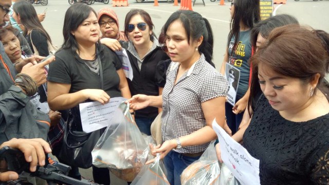 Mama cantik (macan) memberikan dukungan untuk Ahok (Foto: Aprilandika Pratama/kumparan)