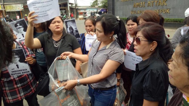 Mama cantik (macan) memberikan dukungan untuk Ahok (Foto: Aprilandika Pratama/kumparan)